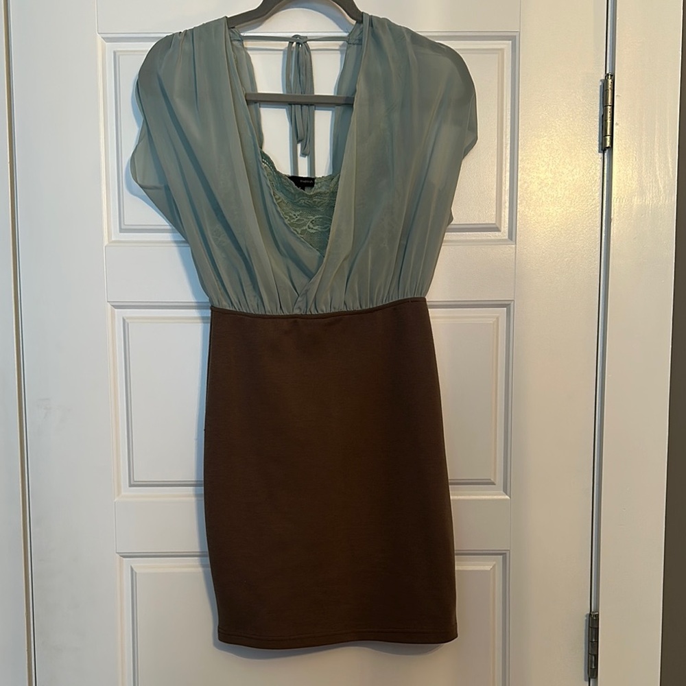 Posh Green Mini Sheath Dress with Dolman Cap Sleeves